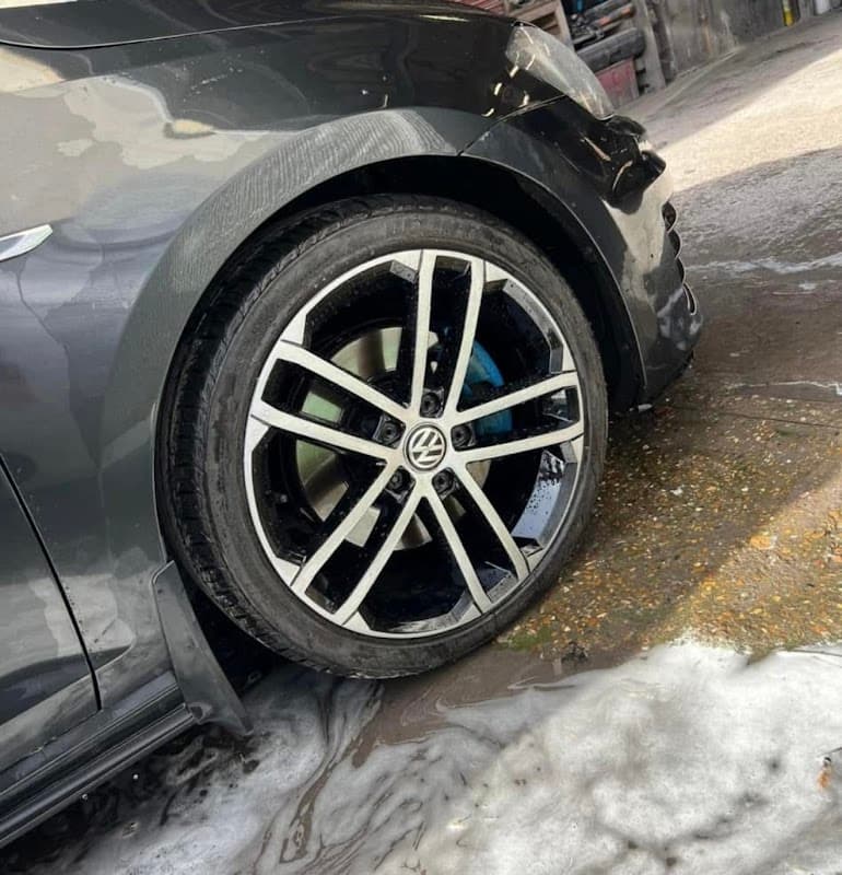 Leeds Autobody Repairs - Garages in hunslet