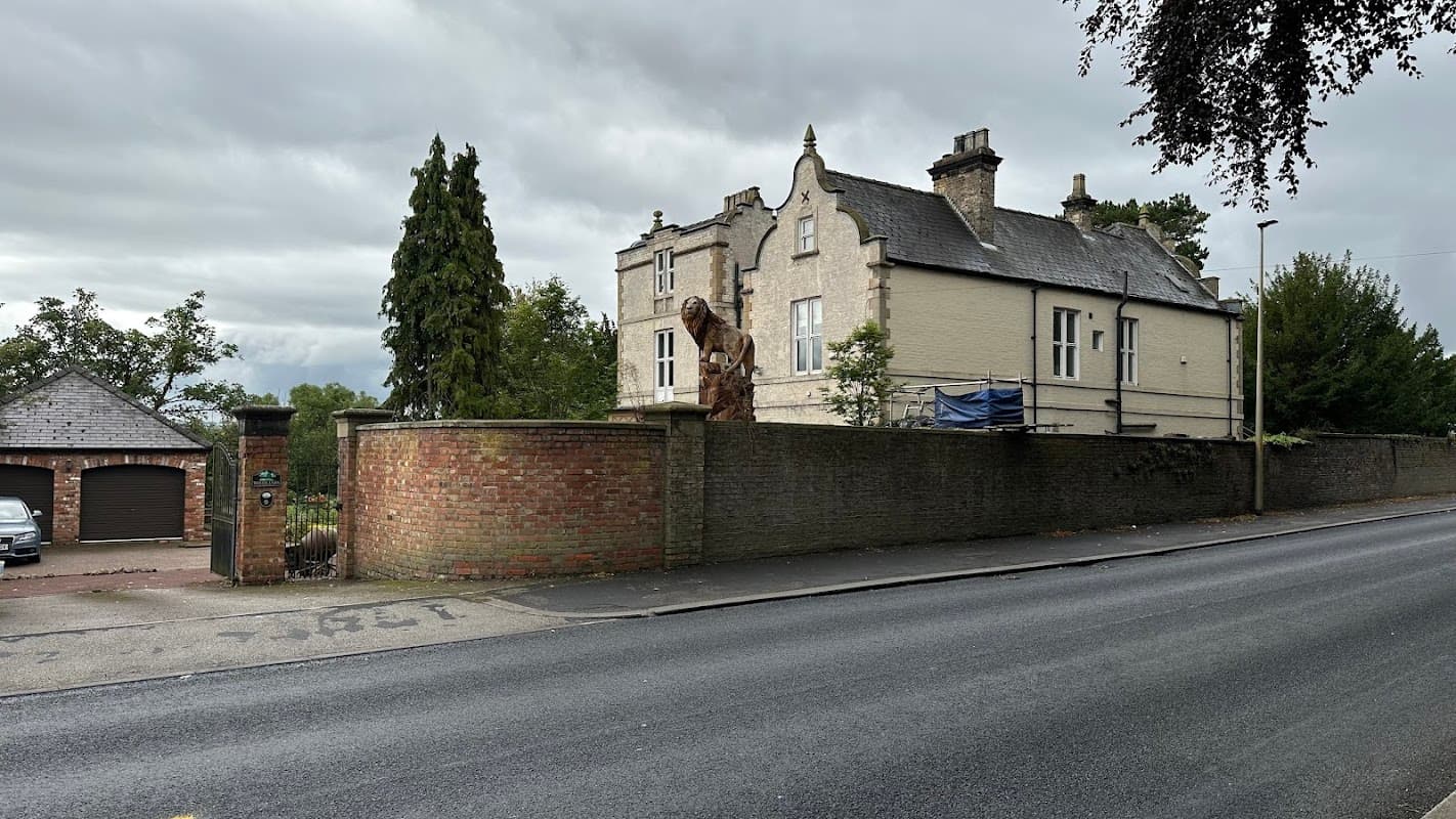 Bus Stop at The Mount - Bus Stops in malton