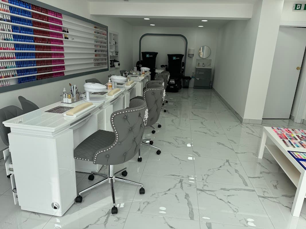 Studio 19 - Nail Salons in moortown