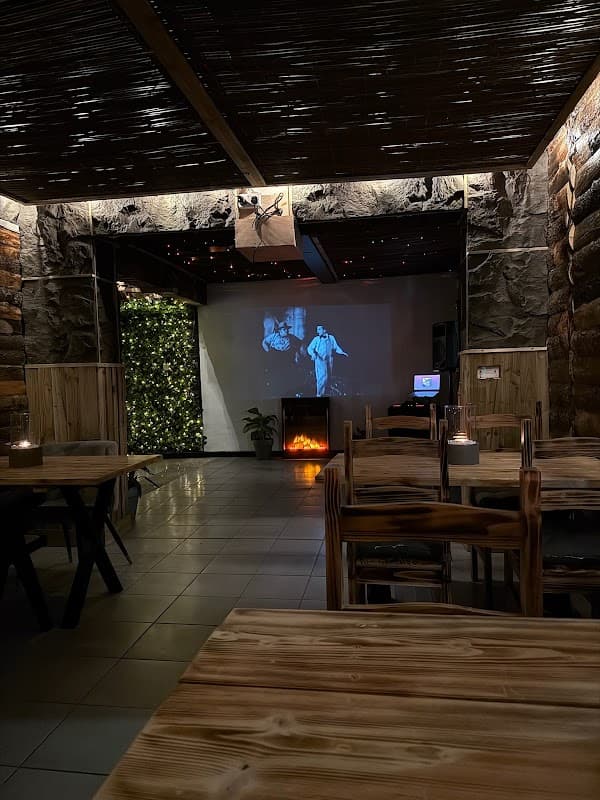Food & drink at 7 Grills Lounge in nether edge