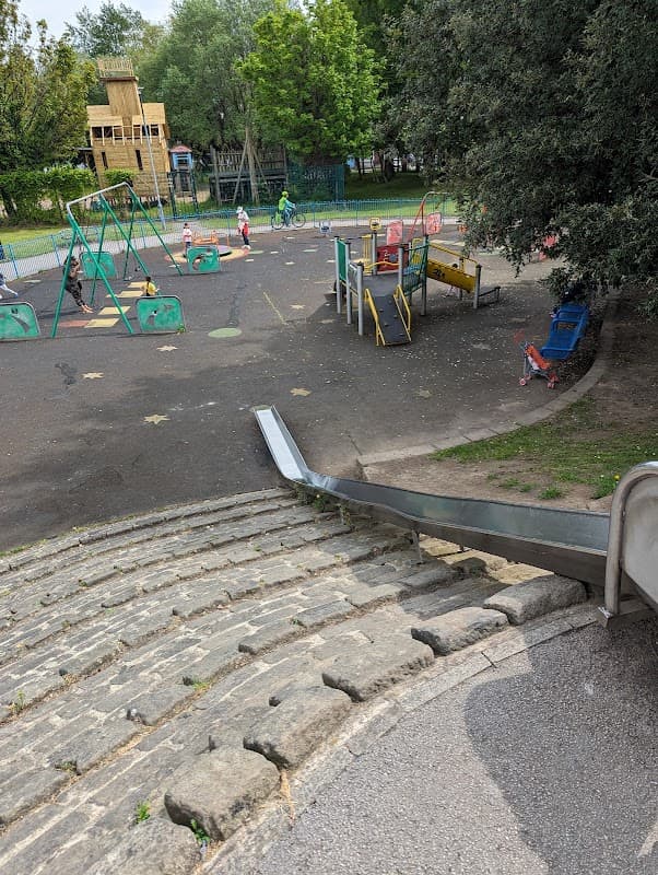Mount Pleasant Park Playground - Playgrounds in nether edge