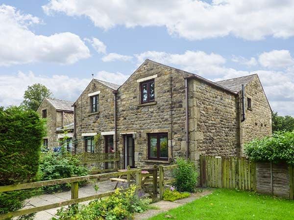 Accommodation at October Cottage in clapham