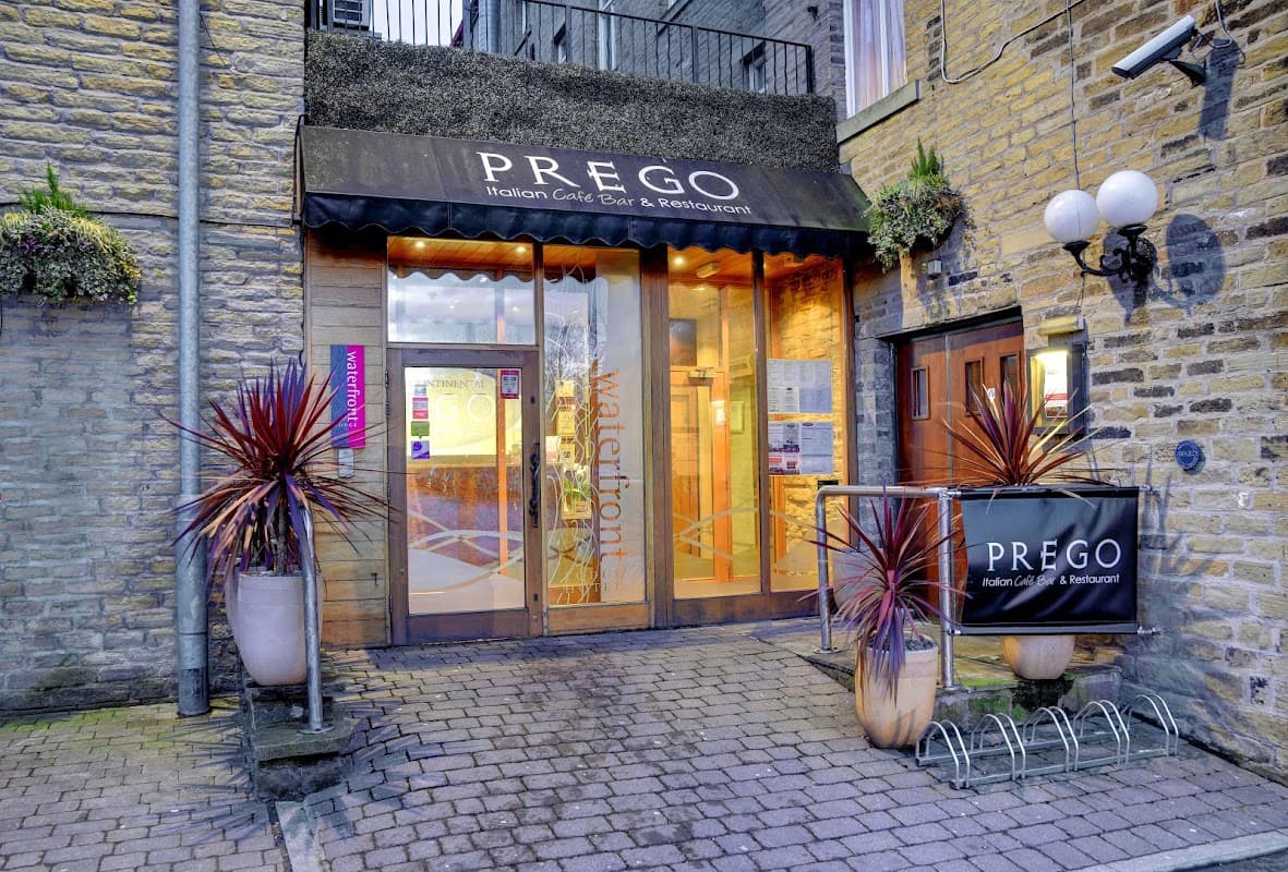 Accommodation at Waterfront Lodge Hotel & Prego Restaurant in rastrick