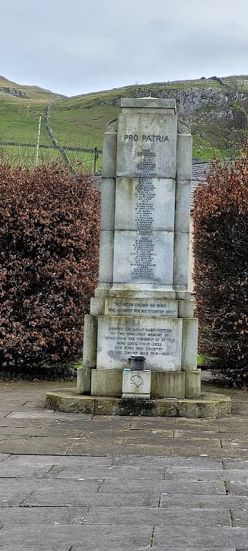 War Memorial Cenotaph, Settle - War Memorials in settle