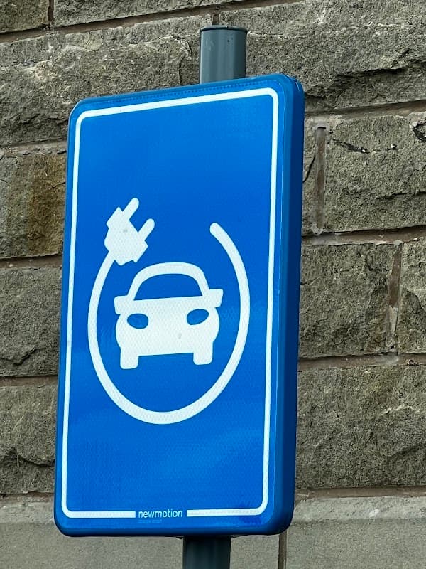 Community by Shell Recharge Charging Station - EV Charging in shipley