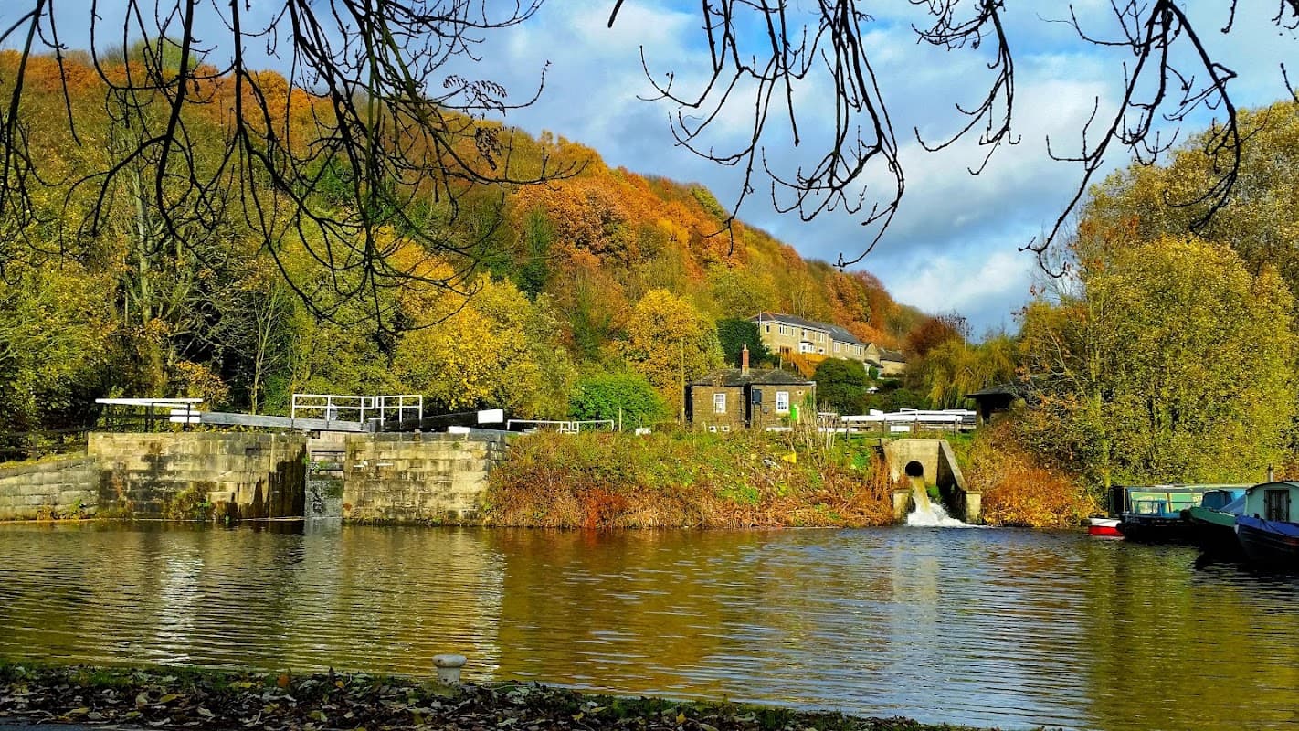 Lockkeepers salterhebble - Car Parks in southowram