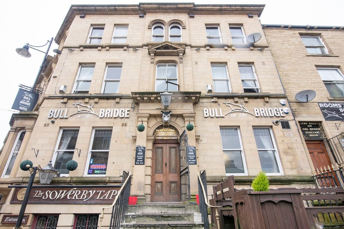 Accommodation at OYO Bull On The Bridge in sowerby bridge