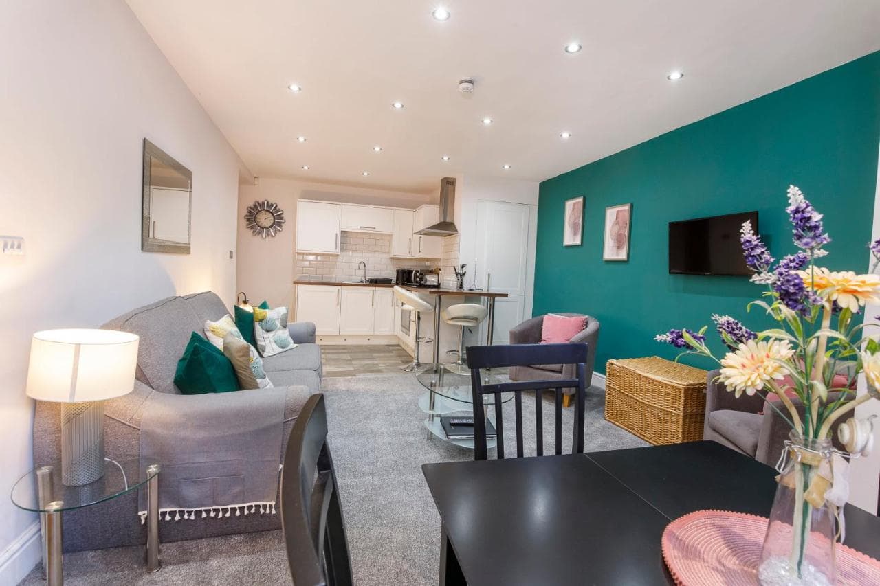 Accommodation at Apartment 1 The Keyes- Stylish & Spacious Apartment With Free Parking in york