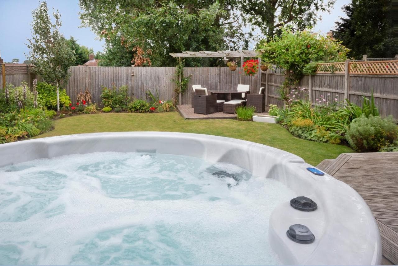 Woodlea House with Hot tub with Free Parking, York, Yorkshire