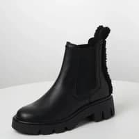 Black women's fur-lined ankle boots Tamaris 1-26828-47 with chunky sole and elastic side panels.