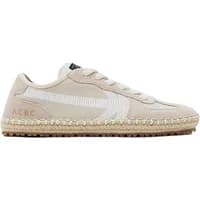Beige women's sneakers Kaotiko Chad ACBC with white stripe, textured sole, and ACBC logo on heel.