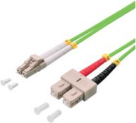 Green LogiLink FP5LS05 InfiniBand/fibre optic cable, 5 meters long, featuring LC and SC connectors with color-coded strain reliefs in yellow, red, and black, accompanied by white dust caps.
