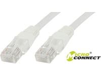 White 0.3 m Cat5e U/UTP networking cable with transparent connectors, featuring a sleek design and sturdy construction for reliable data transmission.