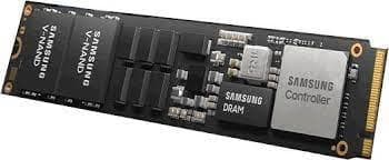 Samsung SSD M.2 (22110) in black with silver components, featuring Samsung V-NAND, DRAM, and a controller, designed for PCIe 4.0/NVMe with a capacity of 1.92TB.