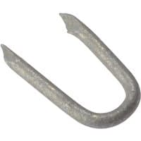 Galvanised U-shaped netting staple, 20mm size, silver finish, sharp pointed ends, by FandF, bag of 250gm.