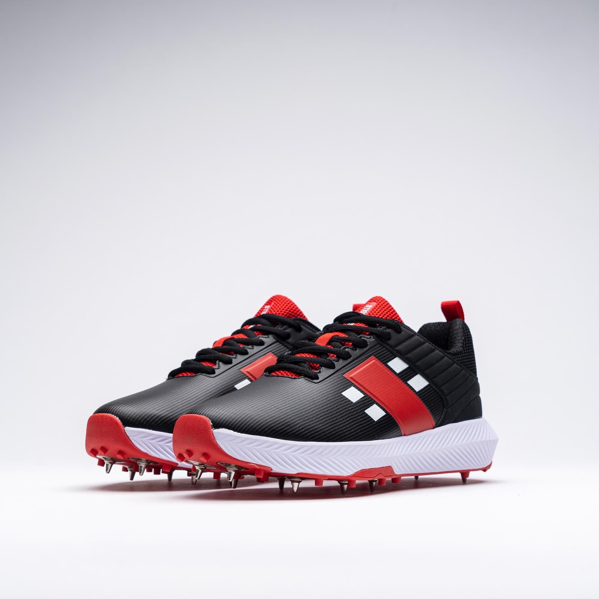 Gray-Nicolls Players 3.0 Black Adult Spike Shoes - Size: 9 - White - image 4
