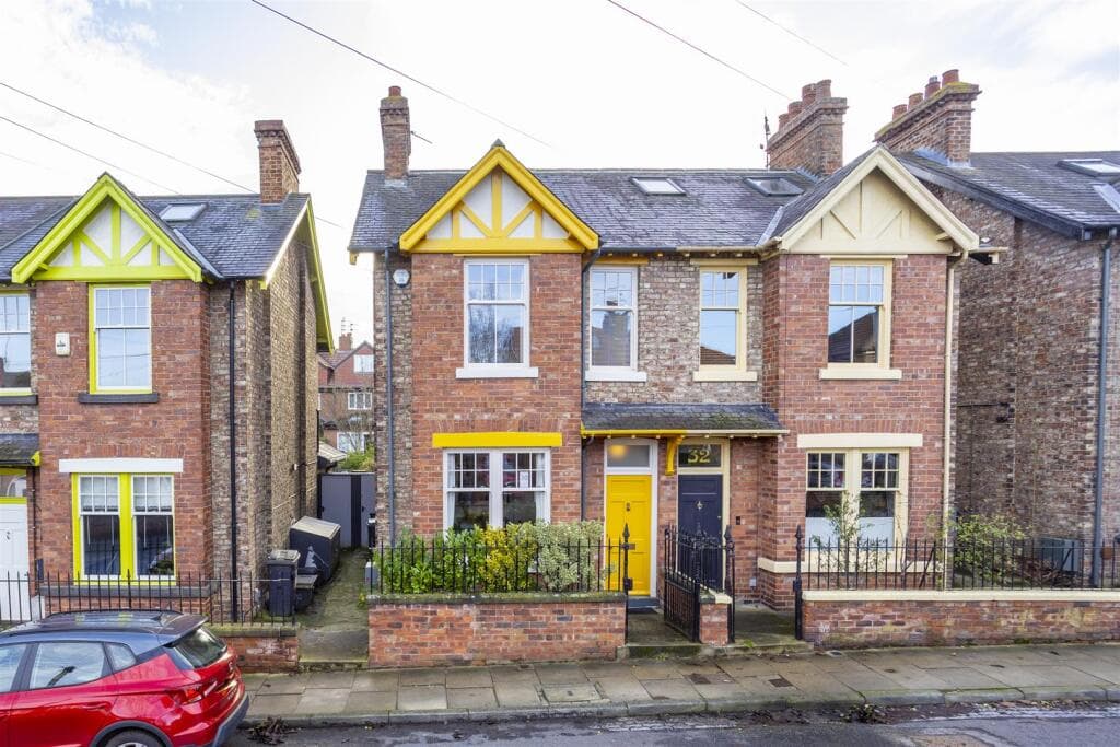 3 Bedroom Semi-Detached House For Sale In South Bank Avenue, York, Yo23 in york