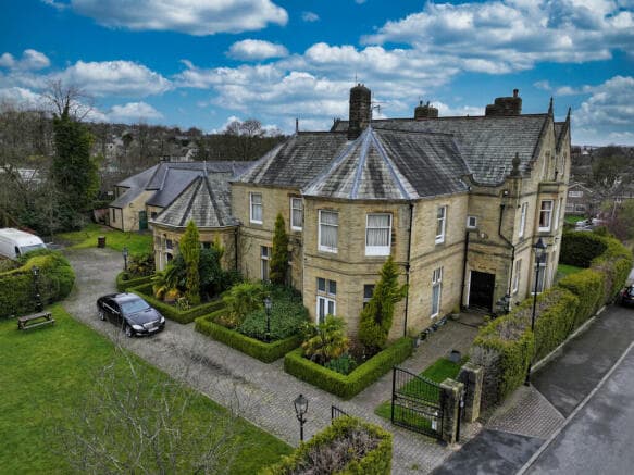 11 bed Manor House for sale in bradford
