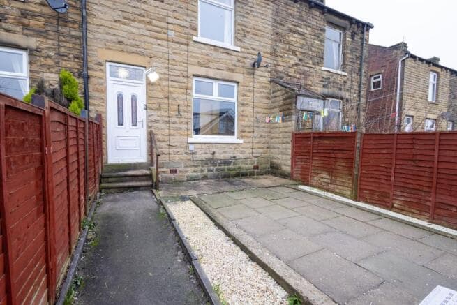 2 bed Terraced to rent in batley