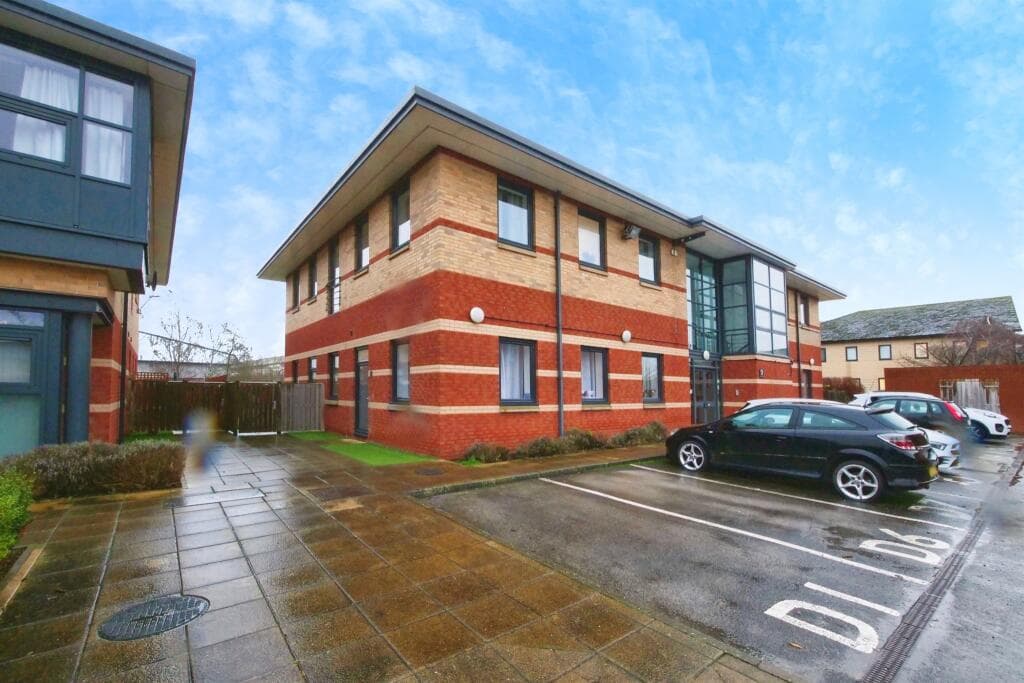 2 Bedroom Apartment For Sale In Aviator Court, York, Yo30 in york
