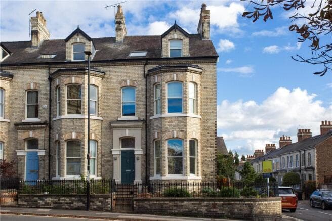 5 bed End of Terrace for sale in york