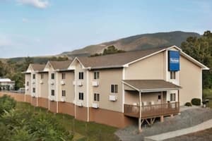 Accommodation at Travelodge by Wyndham Low Moor Near Covington in lf wade international airport