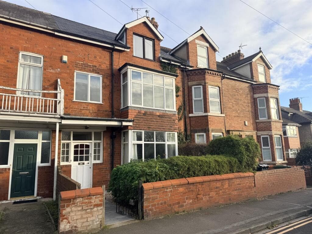 4 bedroom house share for rent in 45 Carr Lane, York, YO26 - Detached House in york