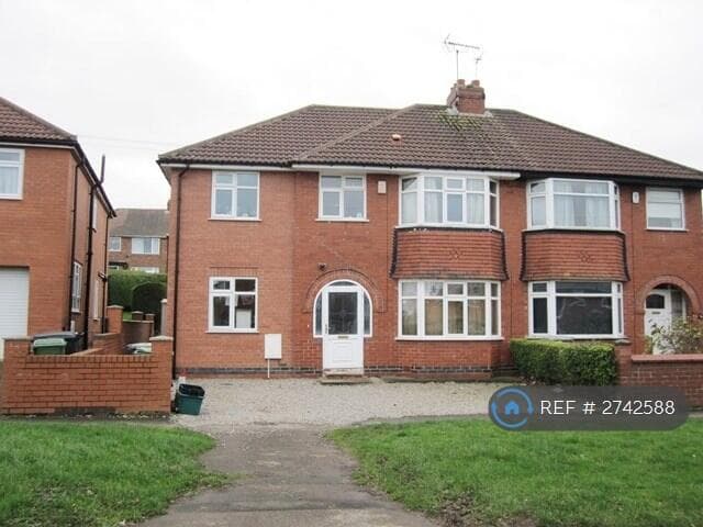 6 bedroom semi-detached house for rent in Thief Lane, York, YO10 - Semi-Detached House in york