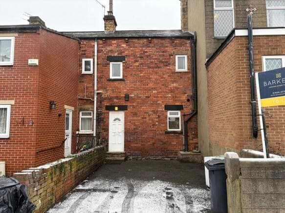 2 bed Terraced to rent in batley