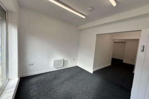 Retail Property (high street) to rent in redcar