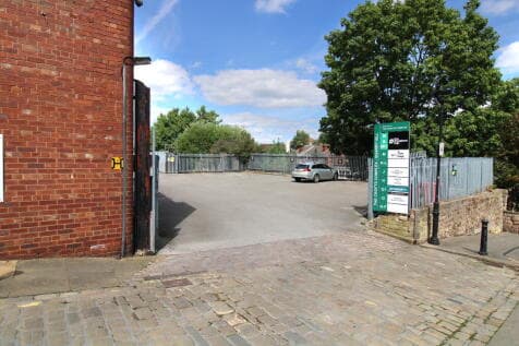 Office to rent in rotherham