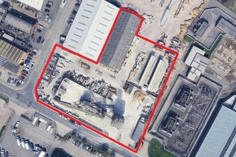 Light Industrial to rent in brighouse