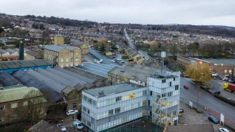 Warehouse to rent in bradford