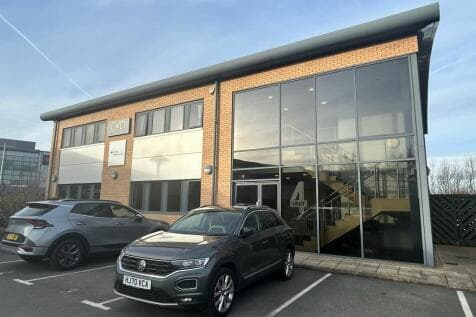 Office to rent in wakefield