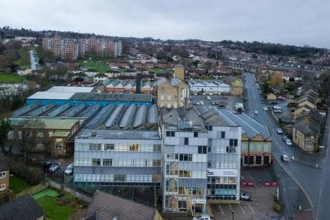 Office to rent in bradford