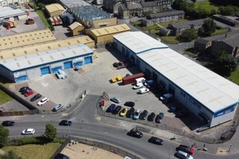 Warehouse to rent in bradford