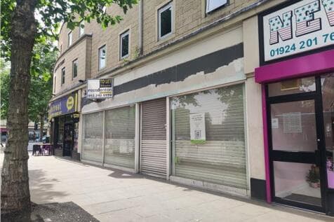 Retail Property (high street) to rent in wakefield