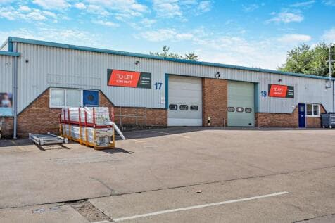 Trade Counter to rent in bradford
