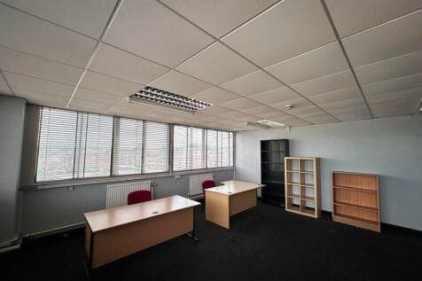 Office to rent in bradford