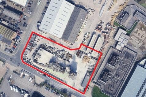 Light Industrial to rent in brighouse