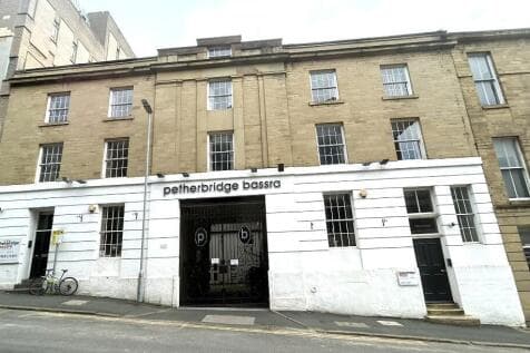 Office to rent in bradford