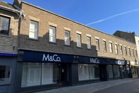 Retail Property (high street) to rent in whitby