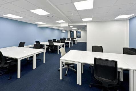 Office to rent in leeds