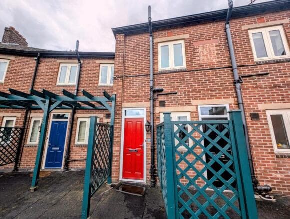 2 bed Flat to rent in wakefield