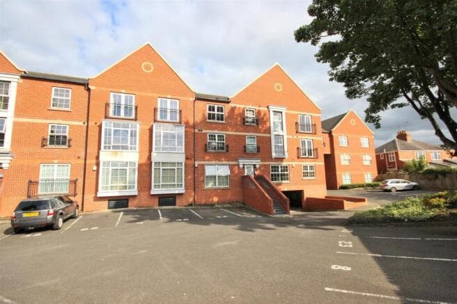 2 bed Apartment for sale