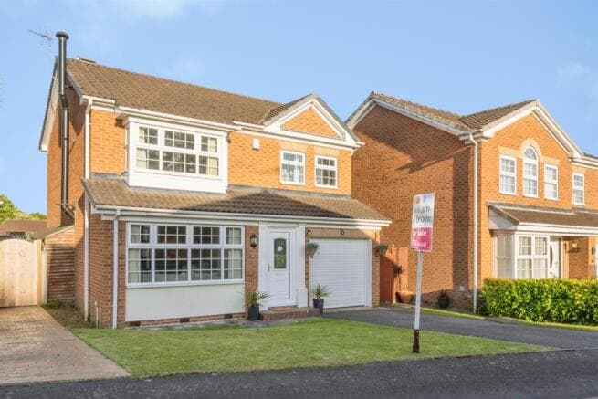 4 bed Detached for sale