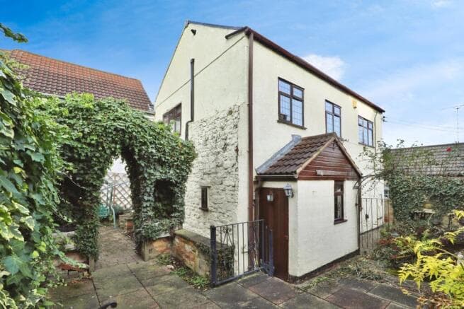 4 bed Detached for sale