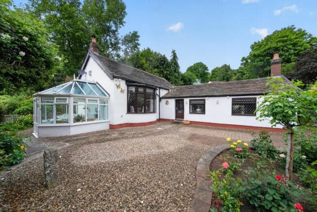 3 bed Bungalow for sale in leeds