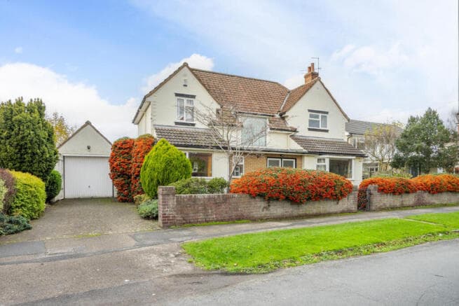 4 bed Detached for sale