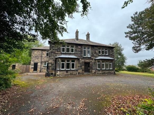 6 bed Detached for sale
